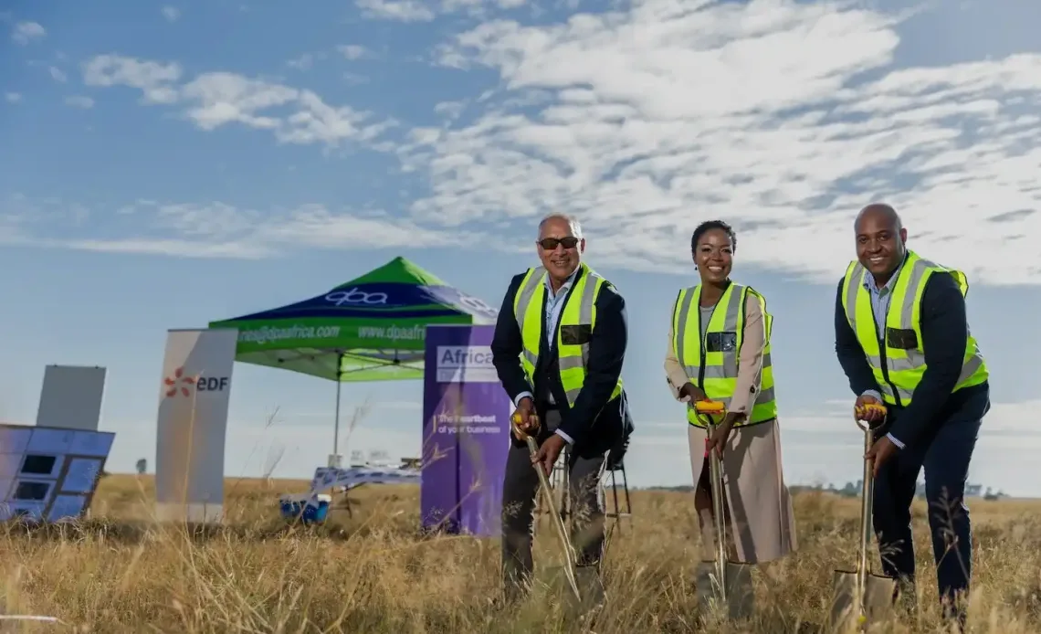 Africa-data-centre-solar-farm-SA-1140x694